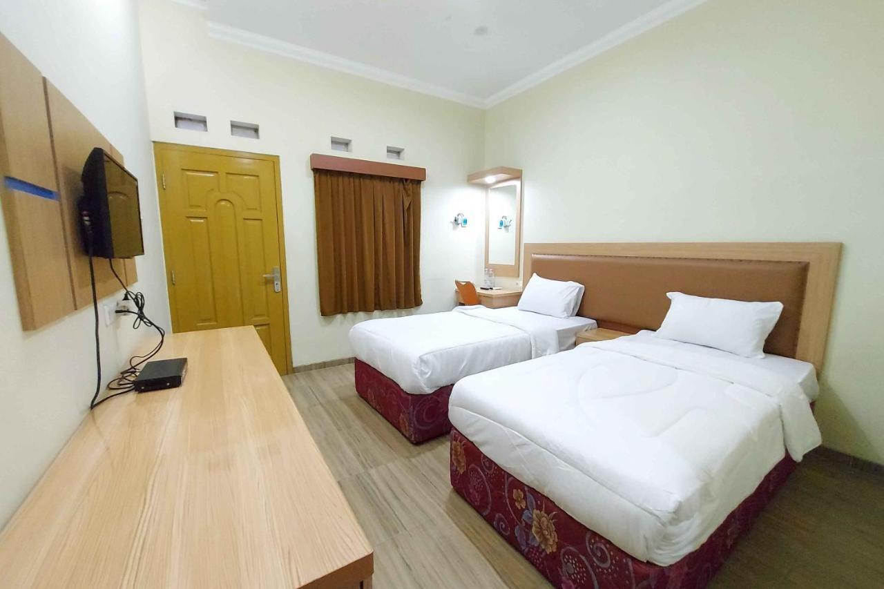 Homestay Fifa Syariah Pati Near Rsud Raa Soewondo Exterior photo