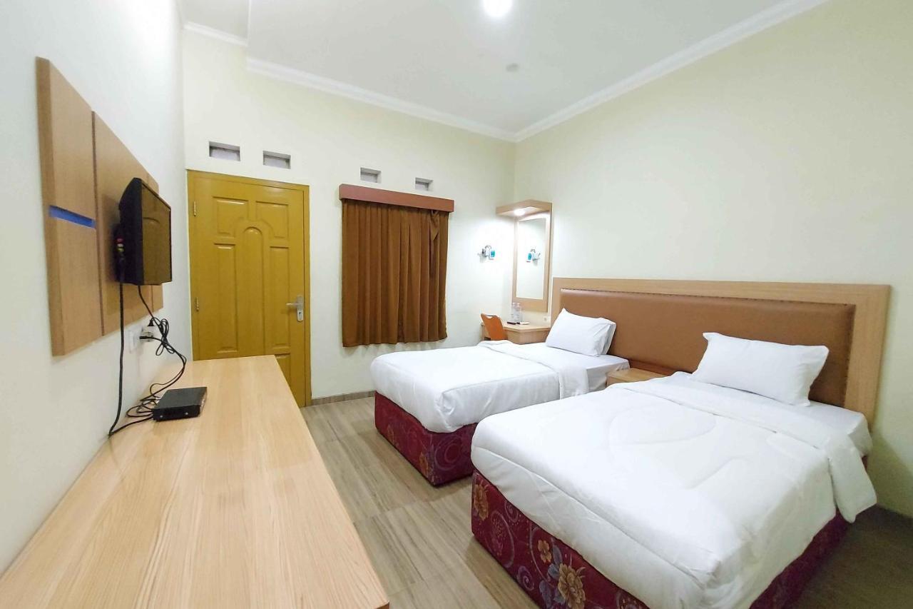 Homestay Fifa Syariah Pati Near Rsud Raa Soewondo Exterior photo